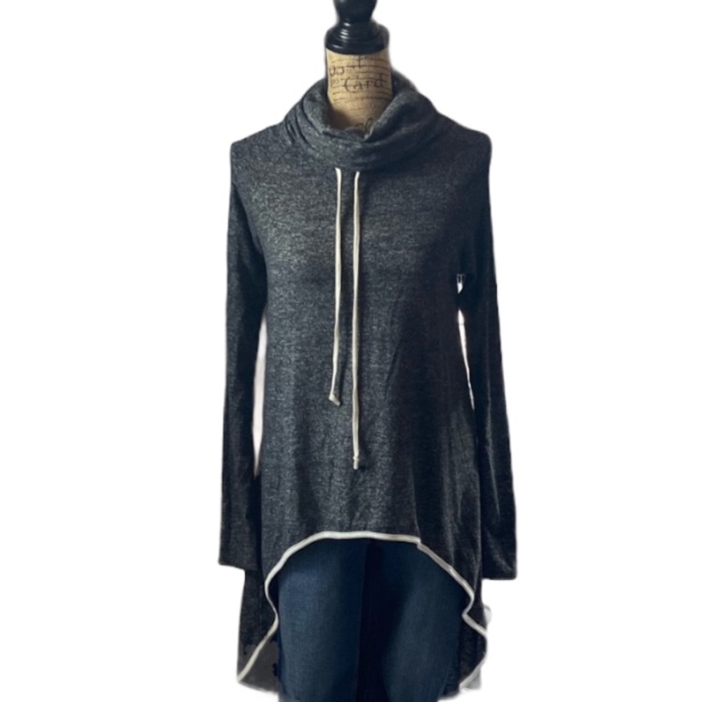 Ten 6 ten gray long sleeved sweater